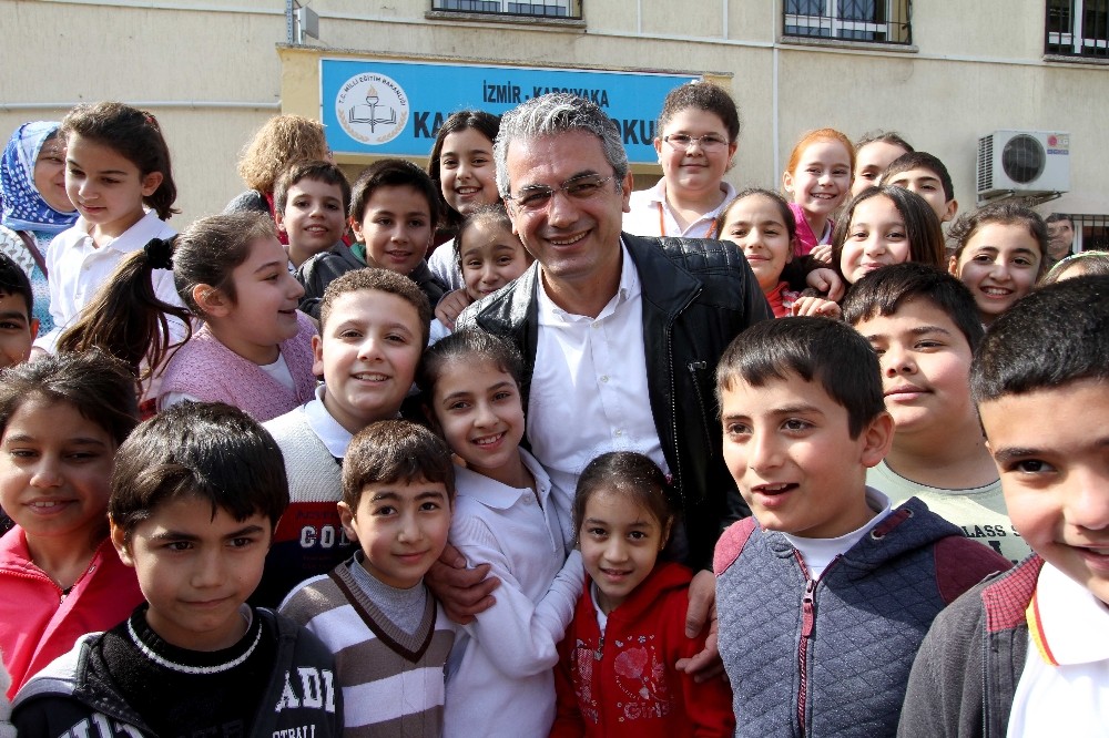 KARŞIYAKA'DA TAM 1000 ÖĞRENCİYE BURS