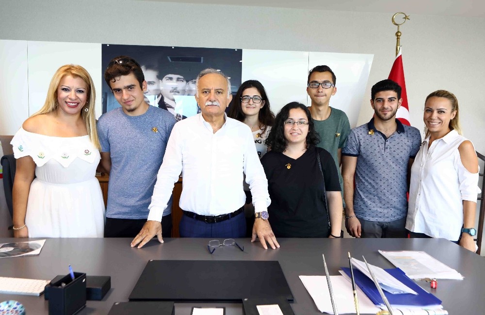 BAŞKANA TEŞEKKÜRE GELDİLER