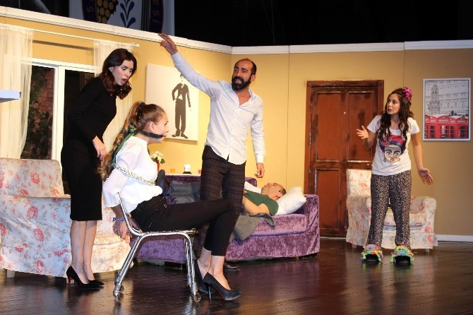 ’Sevgili Karım’ Salihli’de büyük beğeni topladı
