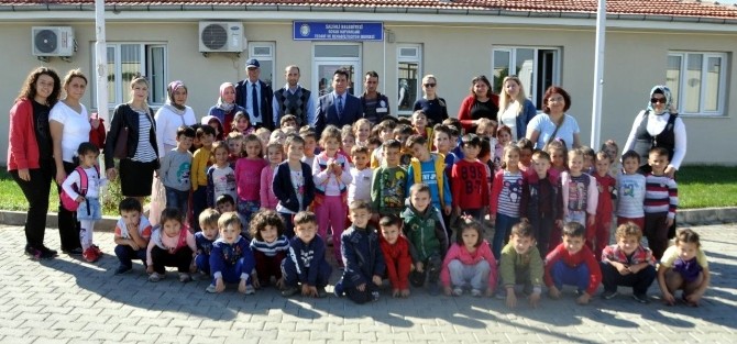 Salihli’de minikler hayvan barınağına ziyaret