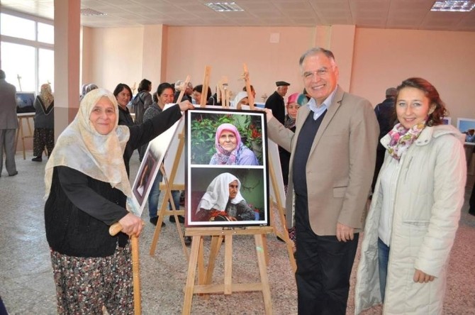 Kare kare üzümün yetiştiriliş hikayesini anlattılar