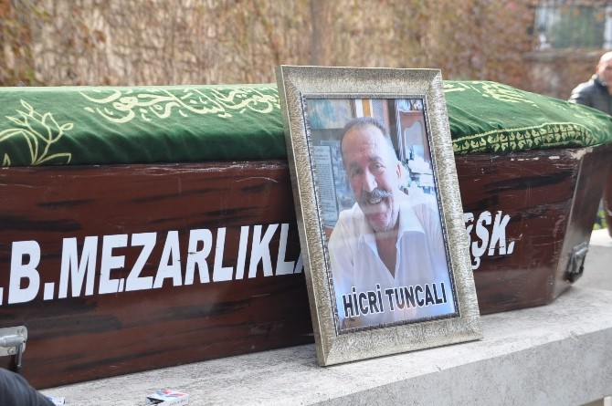 Aliağalı koleksiyoner Hicri Tuncalı defnedildi