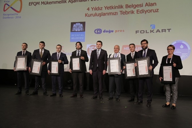 İzmir Medical Park’ın ’Mükemmellikte 4 Yıldız’ gururu