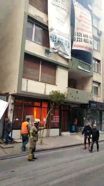 İZMİR'İN ORTASINDA YANGIN PANİĞİ