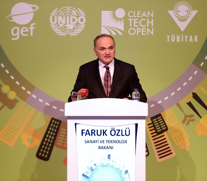 Bakan Özlü, ‘Temiz Teknoloji’ ödül törenine katıldı