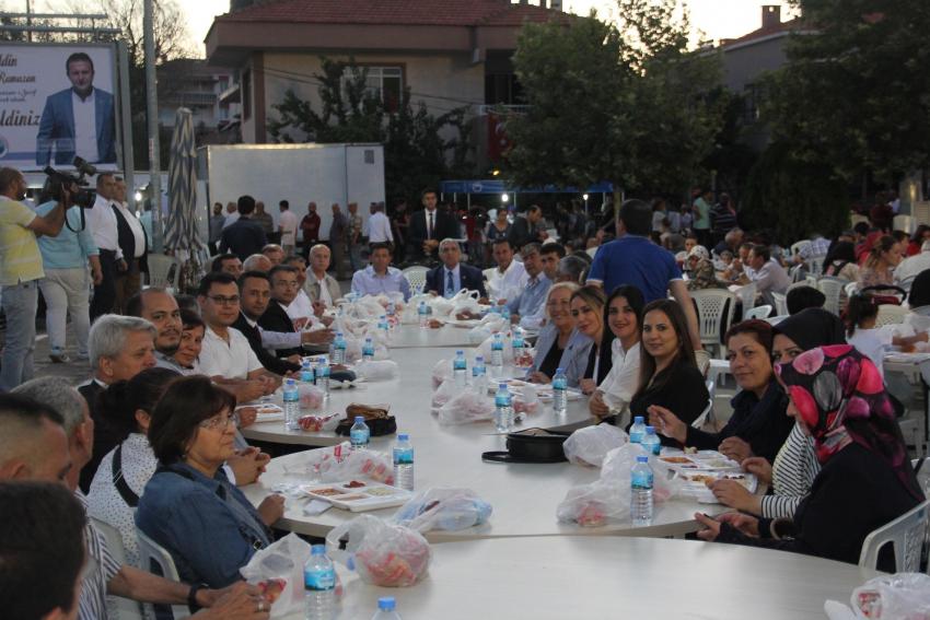 Menderes’in İftar Sofrasında Buluştular