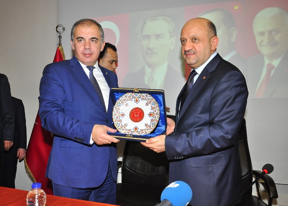 Bakan Işık: “Türkiye’de parlamenter sistemi tıkayan CHP’dir”
