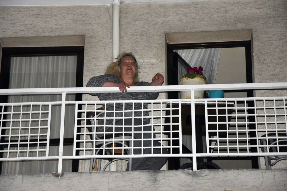 AK PARTİLİ KADINLARA SAKSILI SALDIRI!