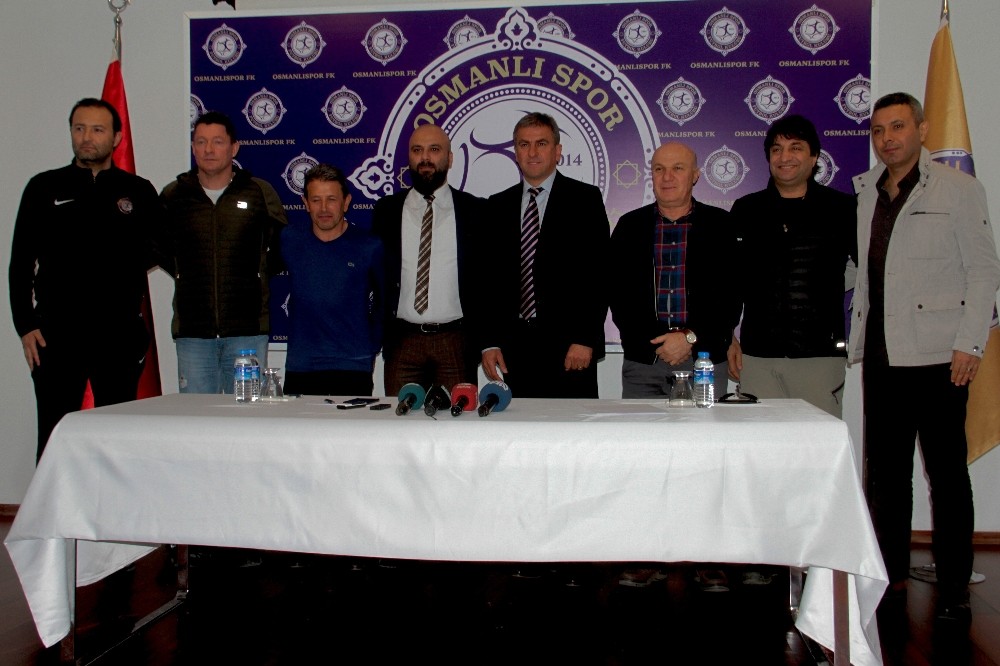 Osmanlıspor, Hamza Hamzaoğlu ile 1,5 yıllık sözleşme imzaladı