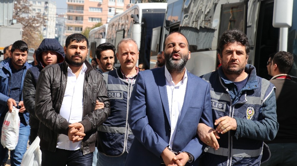 İzmir’de çete üyesi 47 kişi gözaltına alındı
