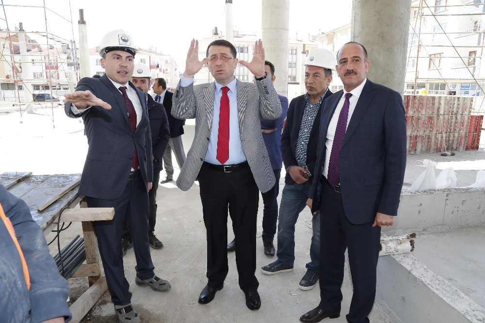 Başkan Duruay ve Kaymakam Esmer sosyal tesis inşaatını inceledi