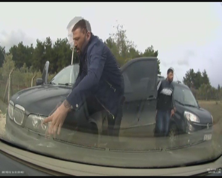 Silahla yol kesip, 2 kişiyi kaçıran fidyeciler kamerada