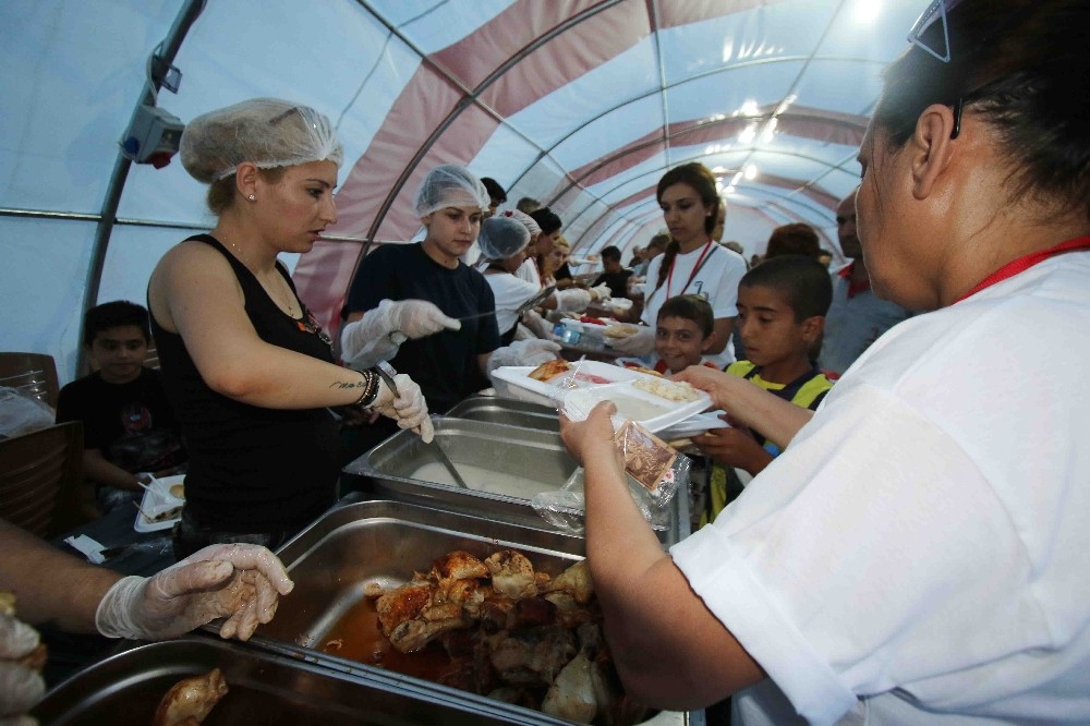 Bayraklı’da altı noktaya iftar çadırı kurulacak