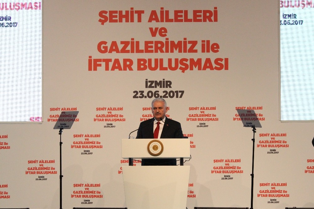 Başbakan Yıldırım, şehit aileleri ve gazilerle iftar yaptı
