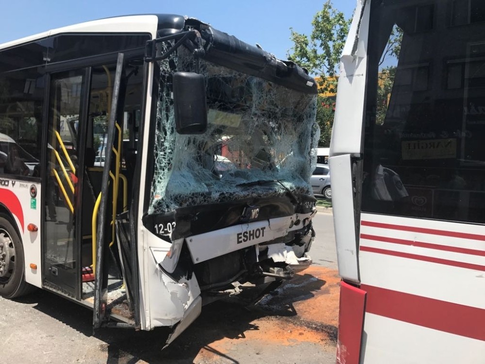 Halk otobüsleri çarpıştı: 11 yaralı