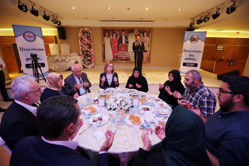 Kaymakam Dural ve Başkan Yaşar’dan şehit yakınları ve gazilere iftar