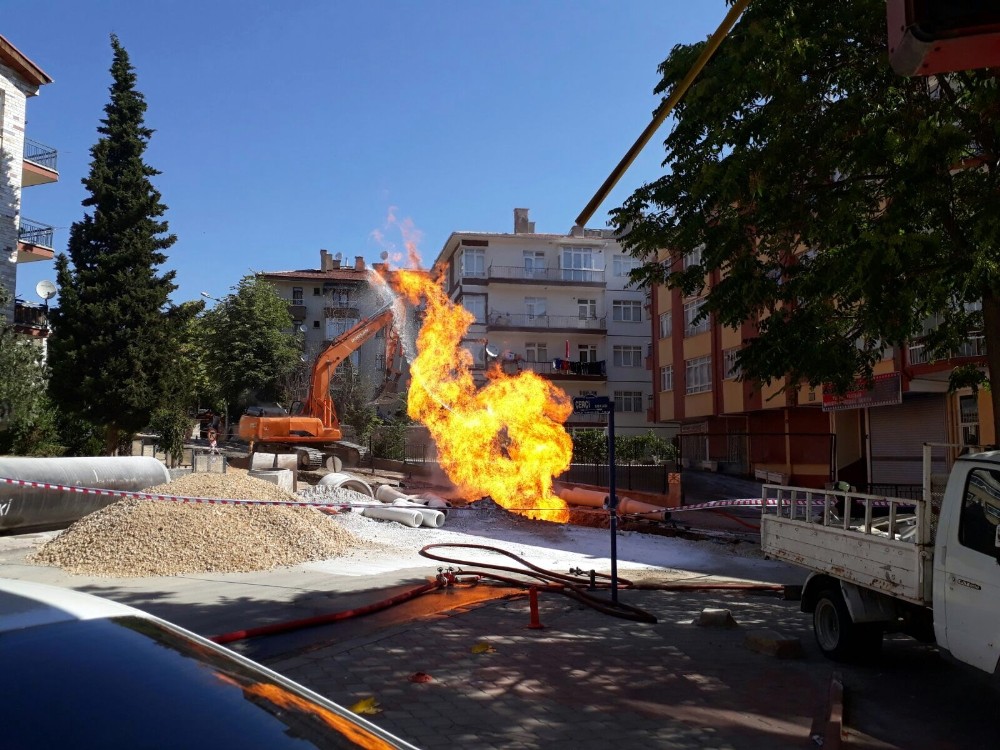 Başkent’te doğalgaz borusu patladı
