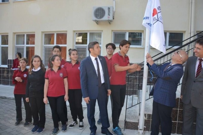 Selendi’nin beyaz bayraklı lisesi