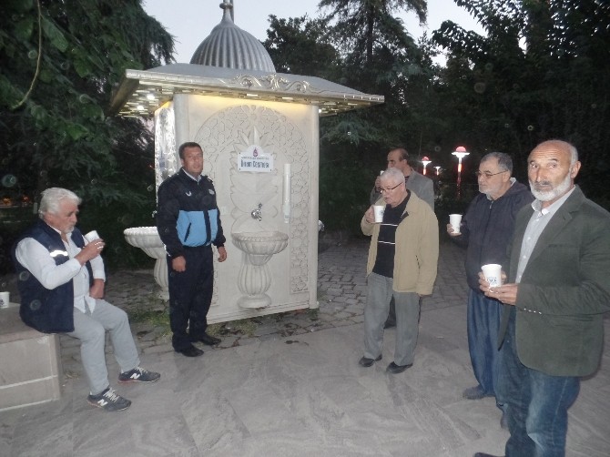 Şehzadeler’ de sıcak çorba ikramı devam ediyor