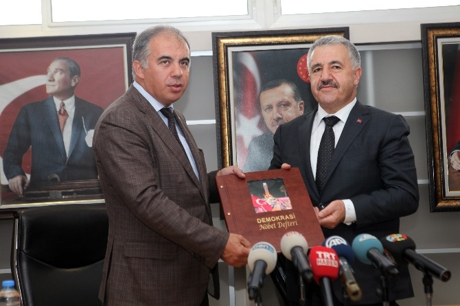 Bakan Arslan, Alaçatı Havalimanı için tarih verdi