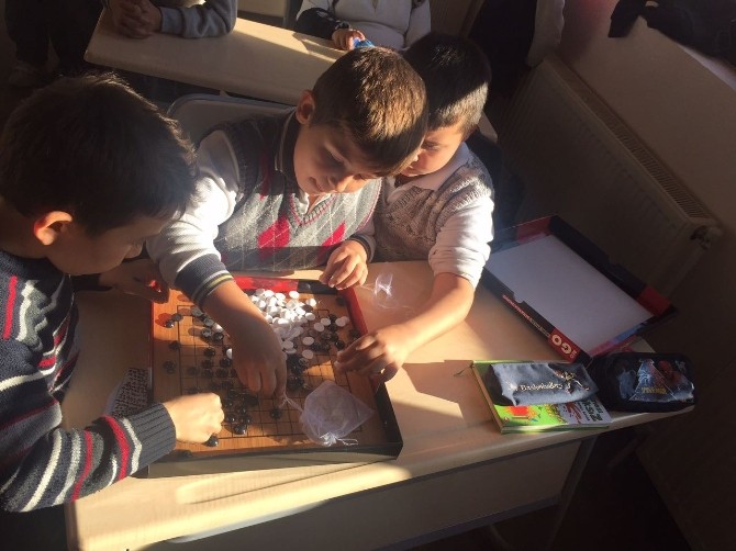 Urla’da minikler eğlenerek öğreniyor
