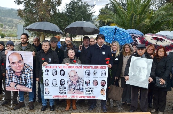Uğur Mumcu’ya Foça’da hüzünlü anma