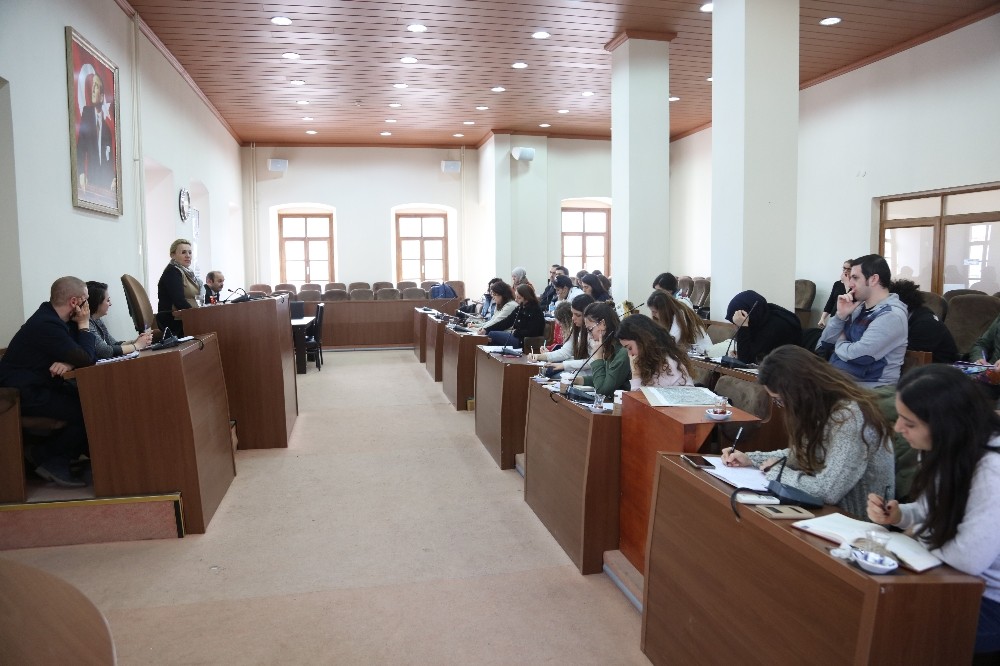 İYTE’li öğrenciler projelerini Başkan Uyar’a sundu