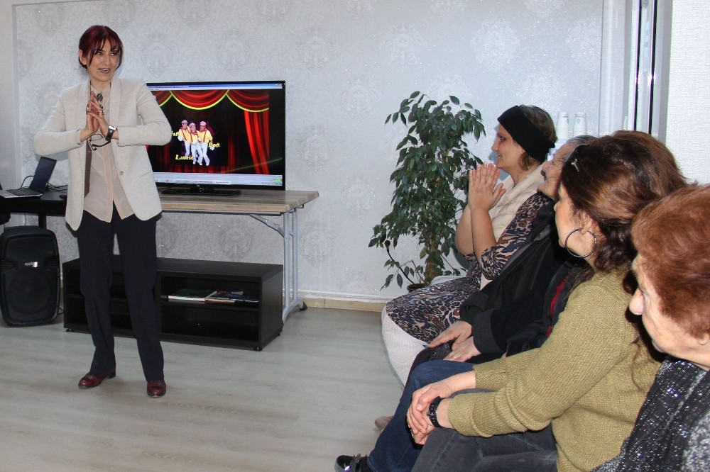 Çankaya Evlerinde ’kahkaha terapisi’