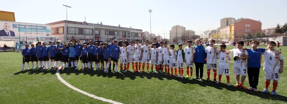 Batıkent Semt Sahası’nda yeni yıldızlar yetişiyor