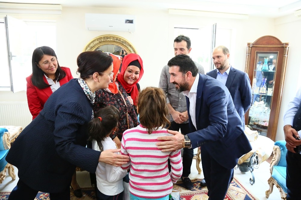 Keçiörenli çocuklara bayram sürprizi