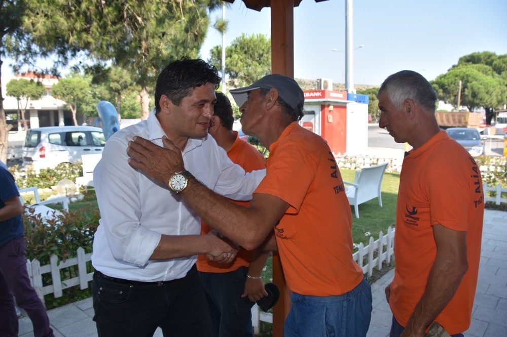 İzmir’deki belediye başkanları personelleriyle bayramlaştı