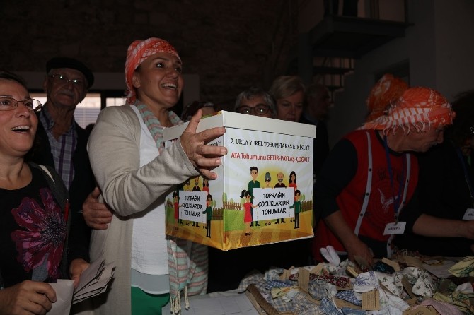 Urla’da tohum takas etkinliği renkli başladı