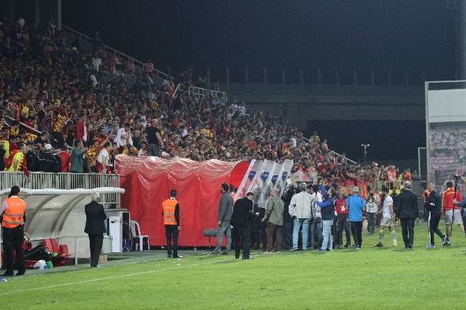 4 polis, Alpay Özalan’dan şikayetçi oldu
