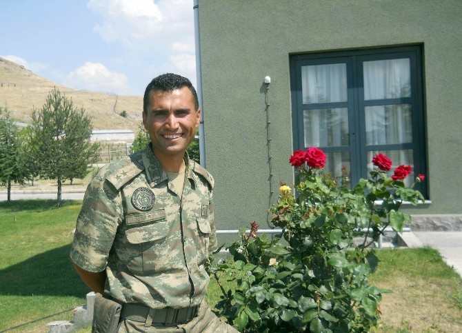 Fırat Kalkanı şehidinin baba ocağına ateş düştü