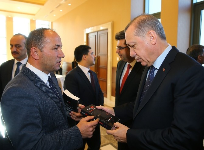 Kameramanlar Cumhurbaşkanı Erdoğan’a “KalkışMA”yı hediye etti
