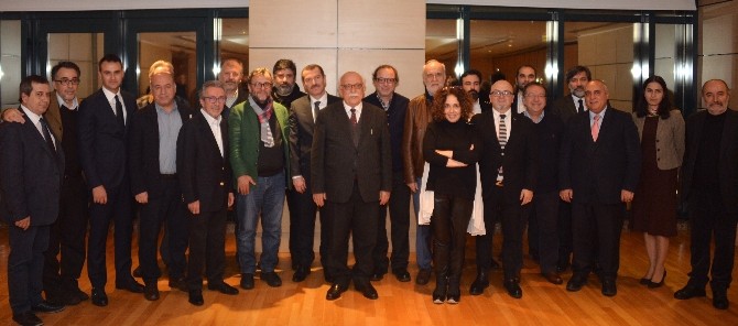 Bakan Avcı, film yapımcılarıyla bir araya geldi