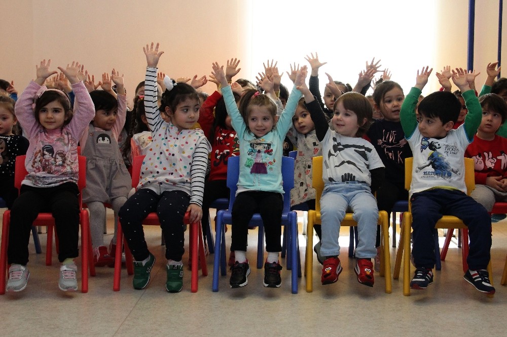 Minikler Togan Özliyen’in 27. yaşını kutladı