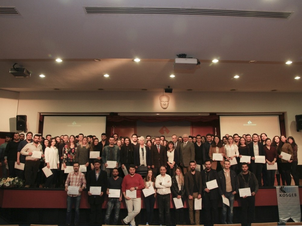 İzmir Ekonomi öğrencilerine girişimcilik sertifikası