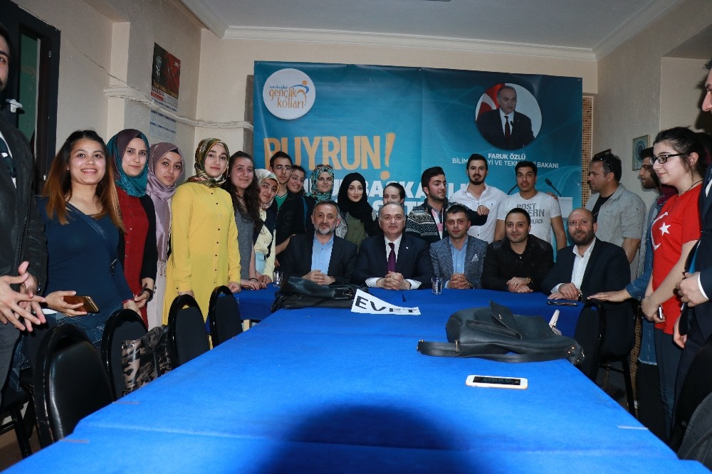 Bakan Özlü’den gençlere tavsiye: “Adaletli olacağız”