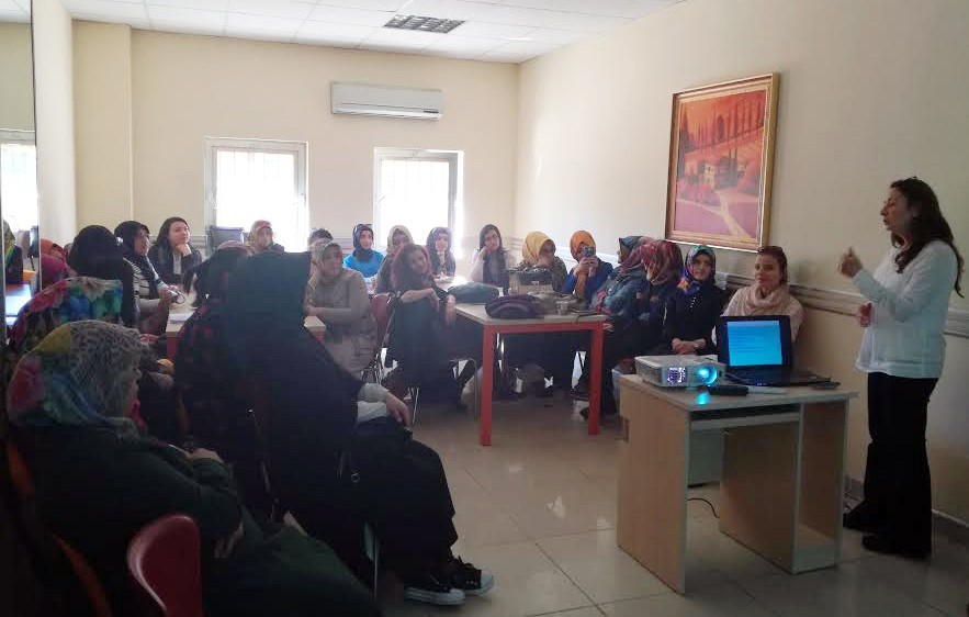 Saraylı hanımlara aile içi iletişim anlatıldı