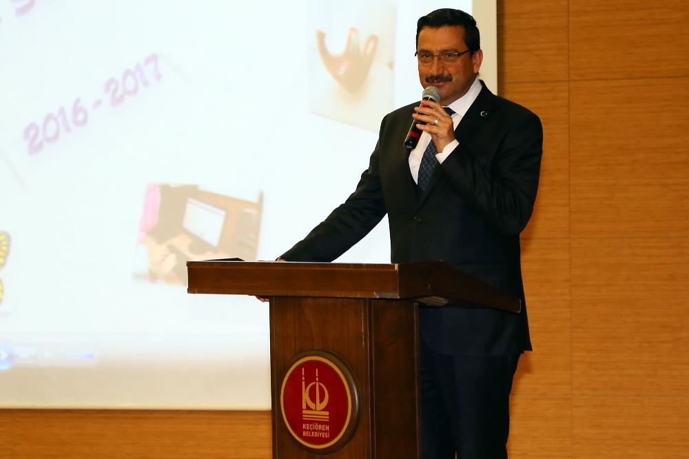 Keçiören Halk Eğitim Merkezi yıl sonu sergisi açıldı