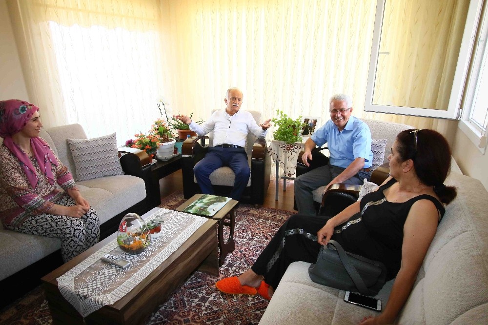 Başkan Karabağ bayram geleneğini sürdürdü