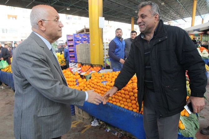 Yaşar, Şentepe Pazarı’nda alışveriş yaptı