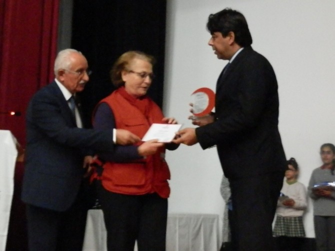 Kızılay, öğrenci ve bağışçıları ödüllendirdi
