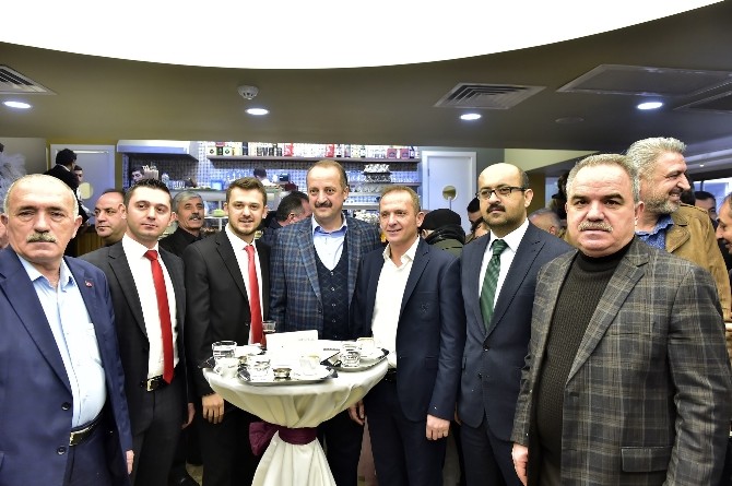 Akgül, Mamak’ta işyeri açan esnafı yalnız bırakmadı
