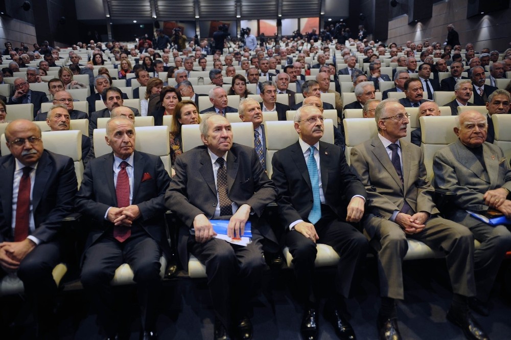 Kılıçdaroğlu partililerle Genel Merkezde bir araya geldi