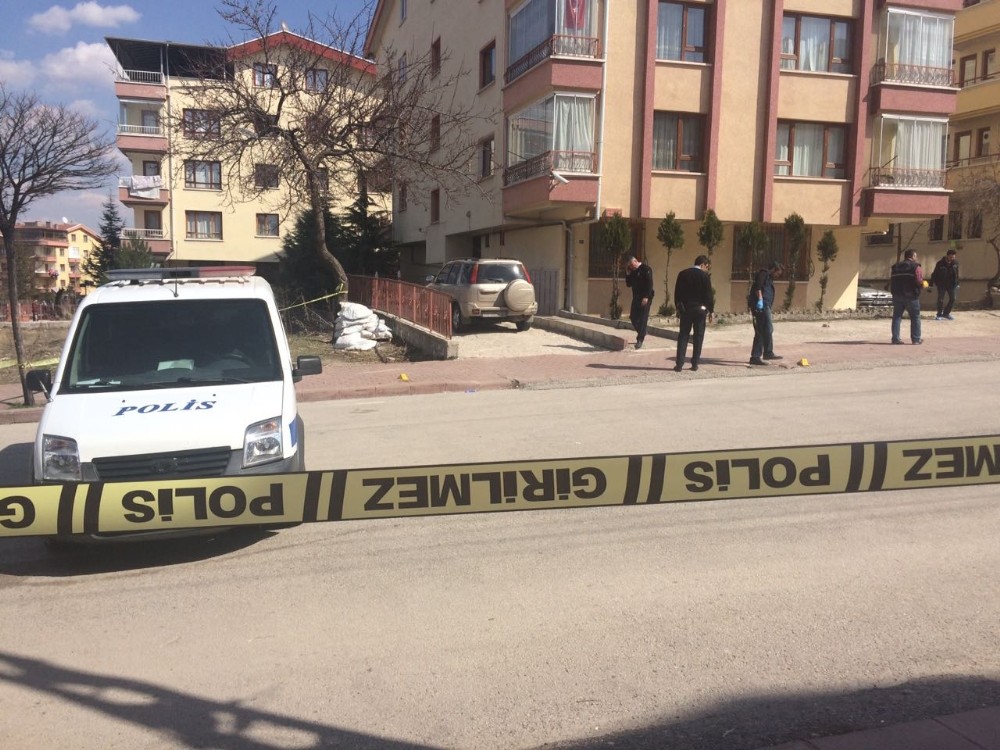 Başkent’te akrabalar birbirine girdi: 2 yaralı