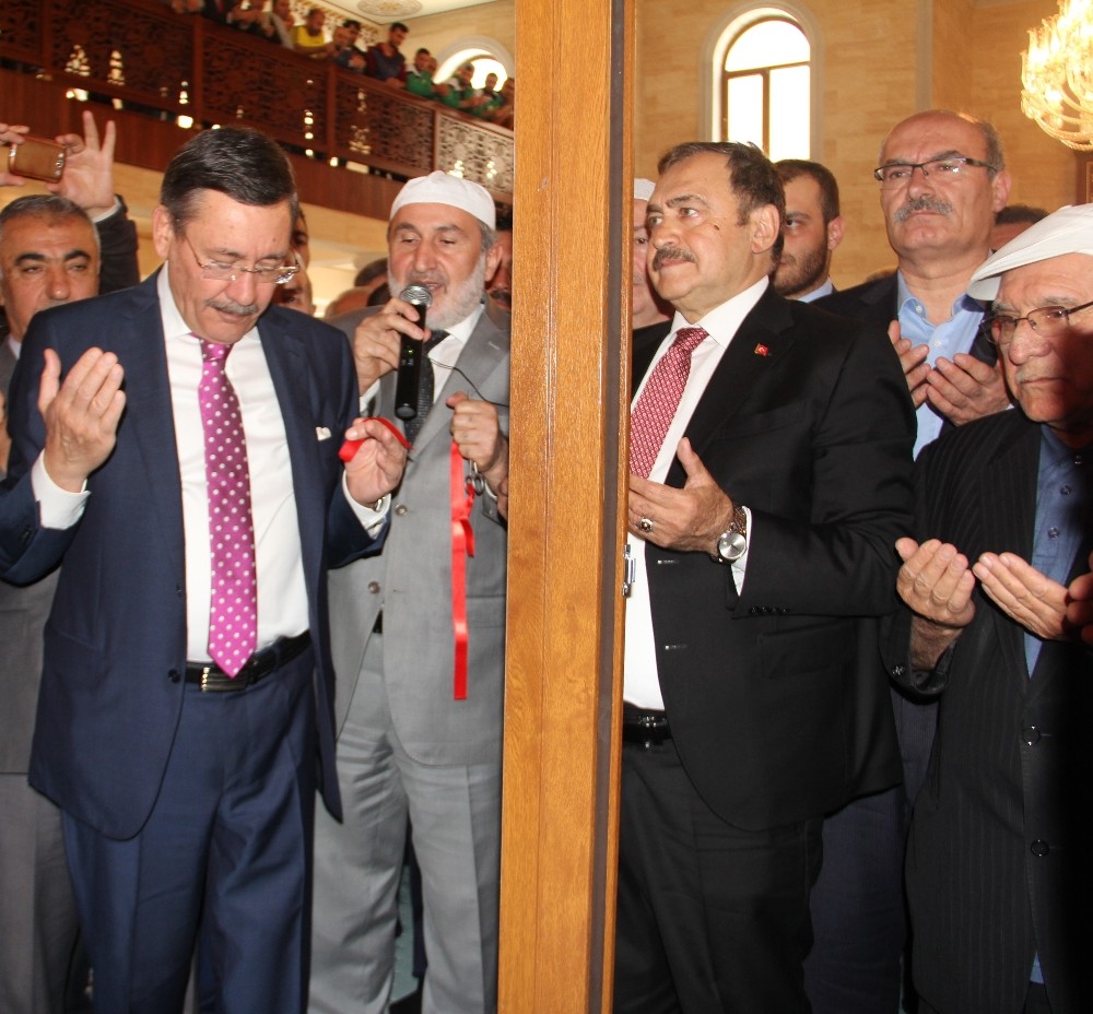 Bakan Eroğlu cami açılışına katıldı