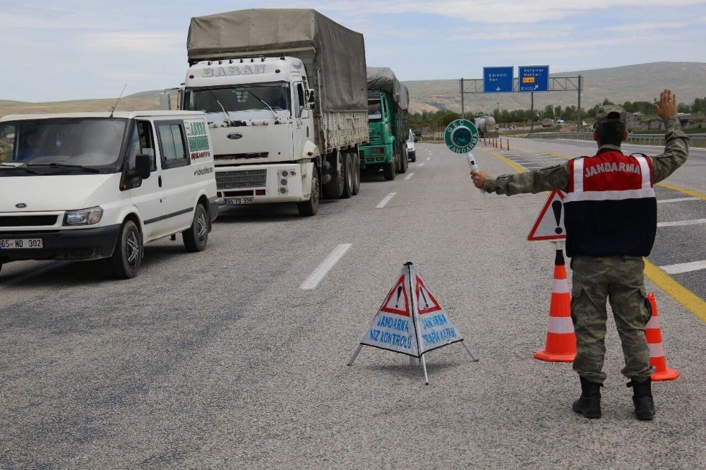 Emniyet ve jandarmadan ilk kez eş zamanlı uygulama