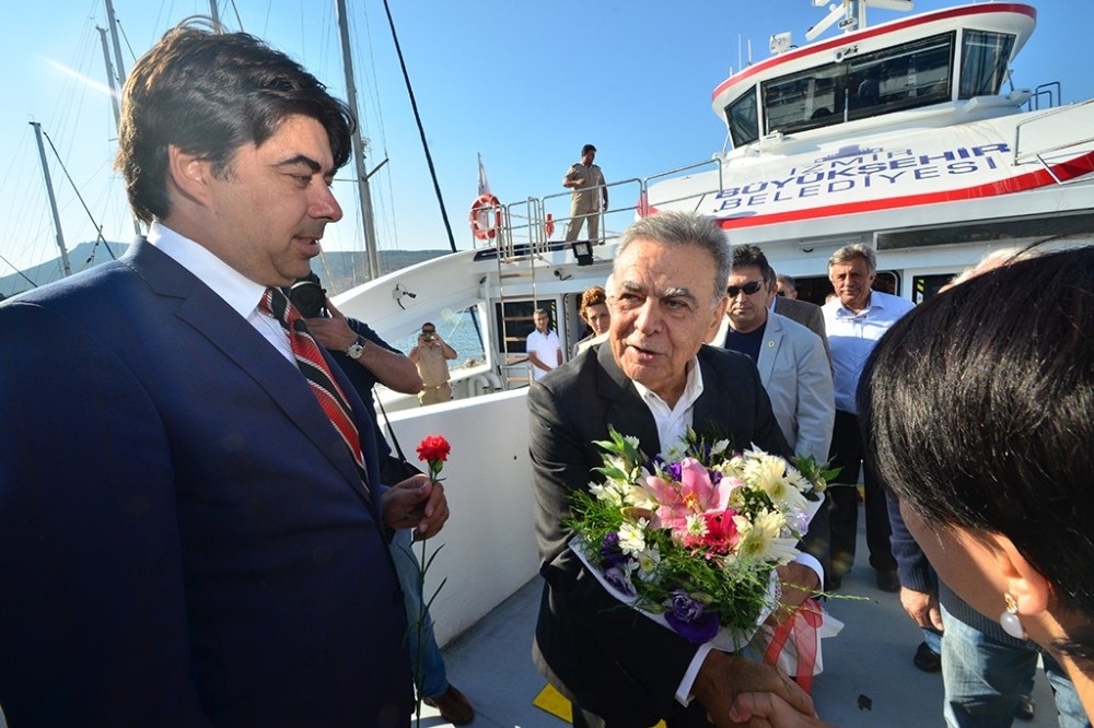 İzmir-Foça gemi seferleri başladı